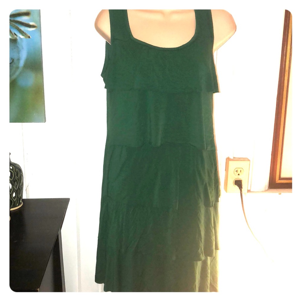 👗 Green Ruffle Dress - Versatile For Maternity! - Picture 3 of 7